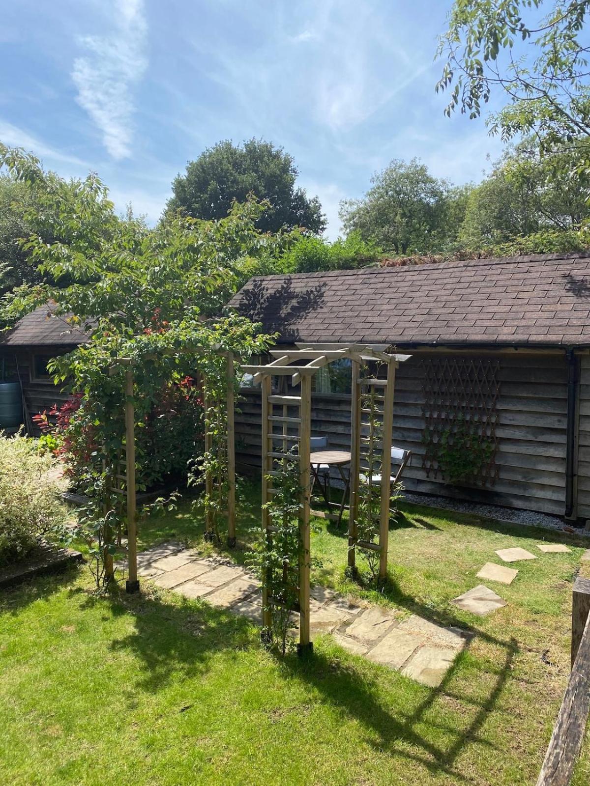 The Tool Shed Nestled In Idyllic Countryside Villa Linchmere Luaran gambar